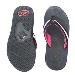 REEF Bottle Opener Flip-Flops – Black with Pink Mesh Straps Women's 8